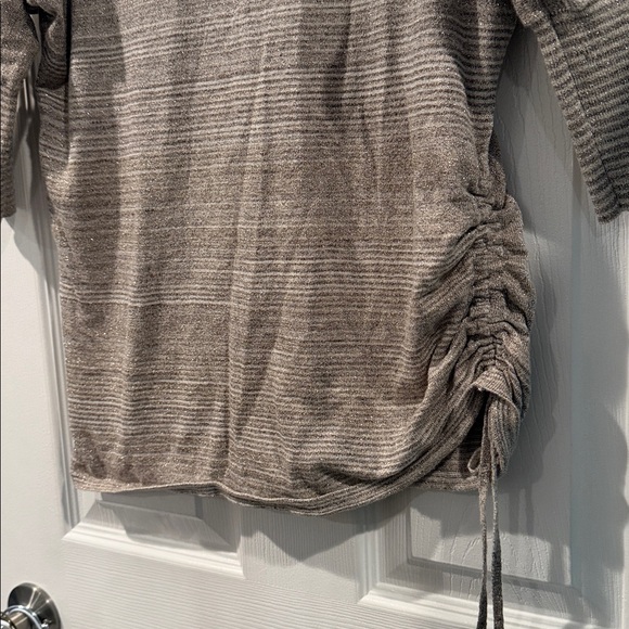 Express Sweater - Picture 3 of 6